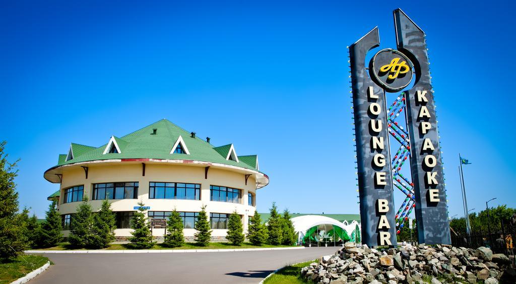 Astana Park Hotel ภายนอก รูปภาพ