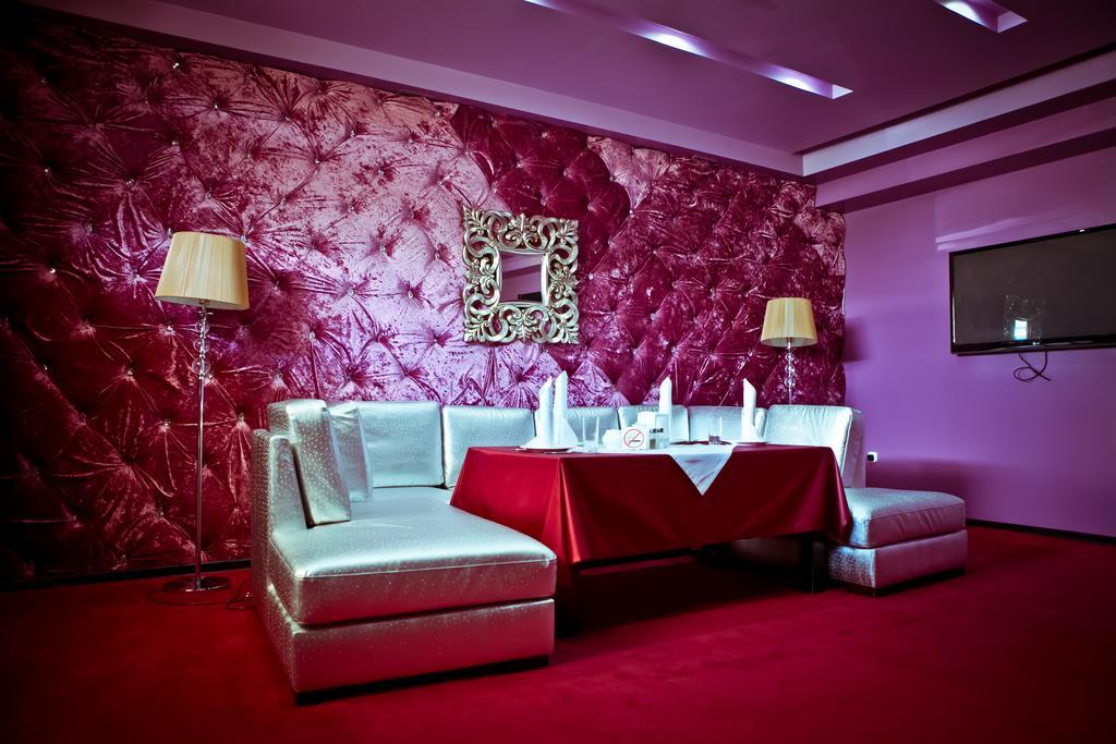 Astana Park Hotel ภายนอก รูปภาพ