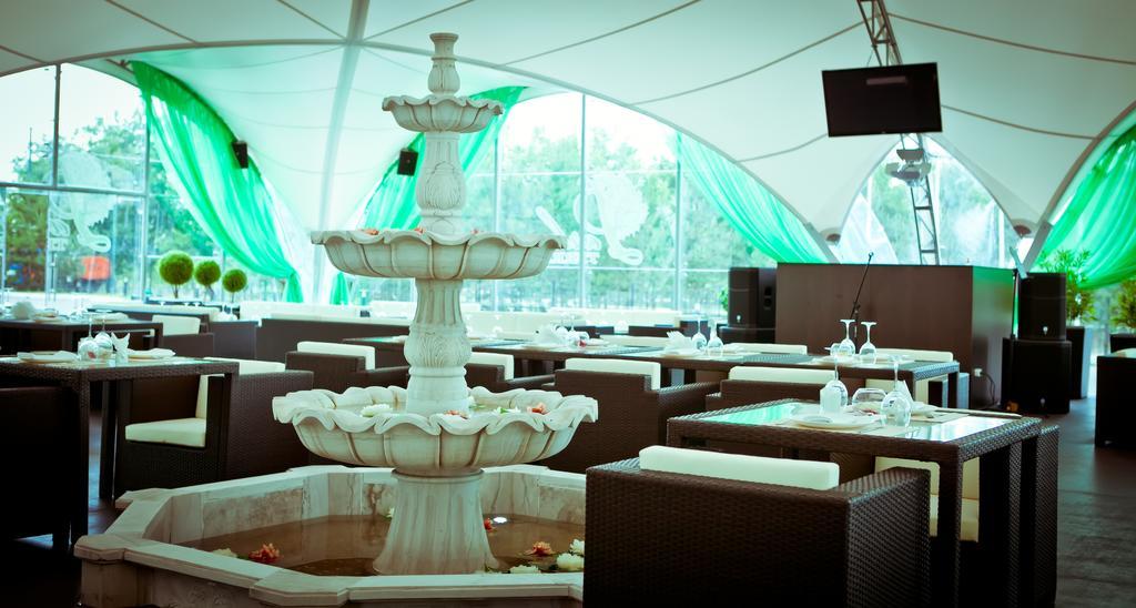 Astana Park Hotel ภายนอก รูปภาพ