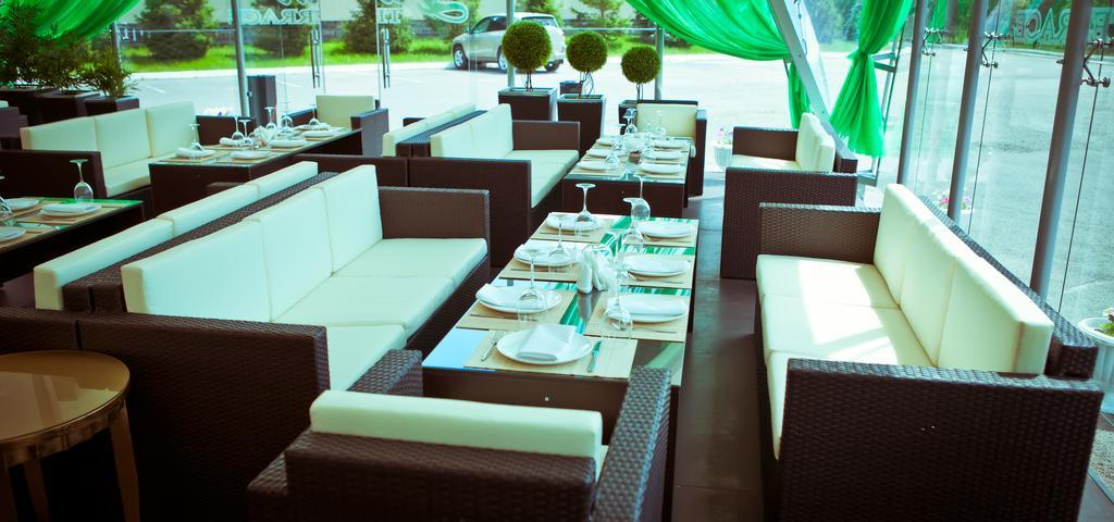 Astana Park Hotel ภายนอก รูปภาพ