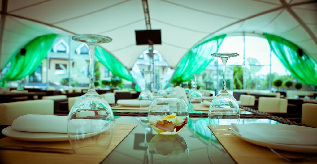 Astana Park Hotel ภายนอก รูปภาพ