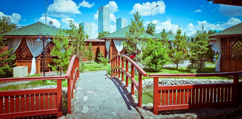 Astana Park Hotel ภายนอก รูปภาพ