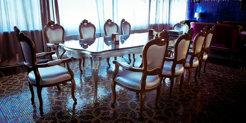 Astana Park Hotel ภายนอก รูปภาพ