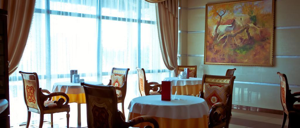 Astana Park Hotel ภายนอก รูปภาพ